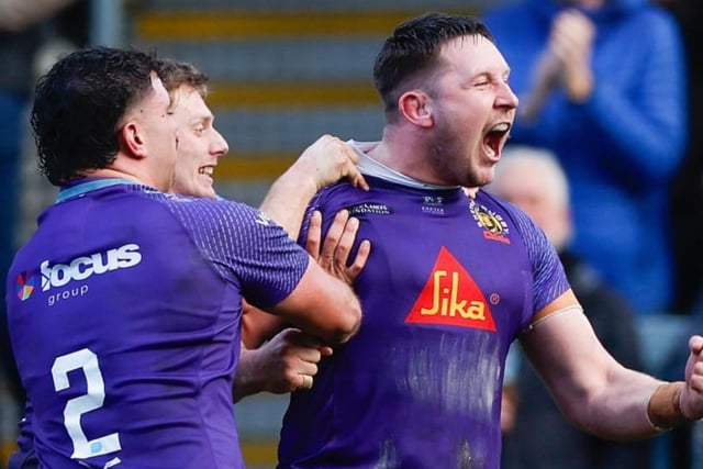 Forward momentum drives Chiefs past Sharks in the Cup