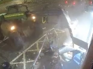 Police release footage of daring cashpoints theft