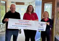 Dartmouth golfers make four-figure donation to Devon Air Ambulance