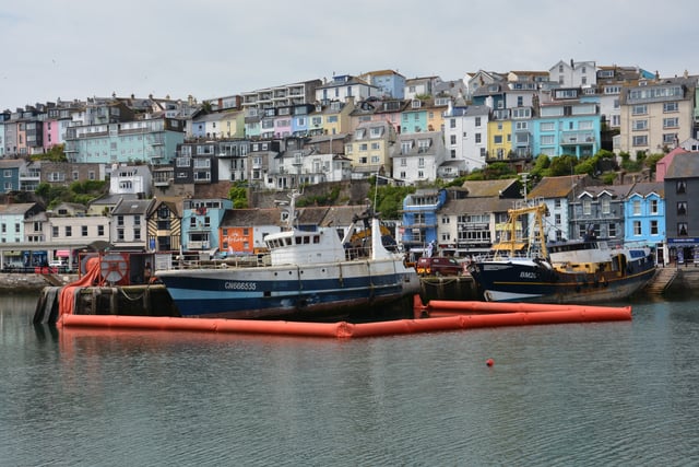 Devon's doomed trawler dismantled