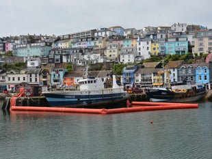 Devon's doomed trawler dismantled