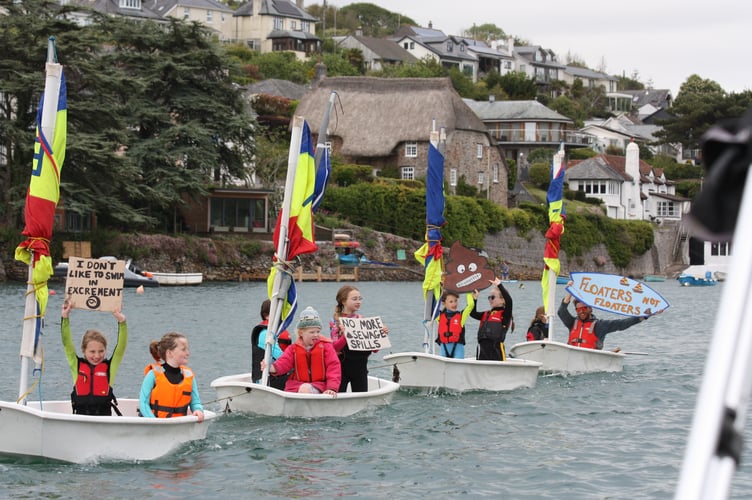 Children took to the water to protest against water pollution.