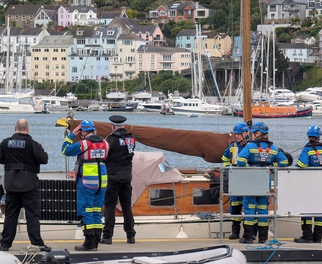 Salcombe RNLI and Dartmouth Coastguard rescue stranded sailor