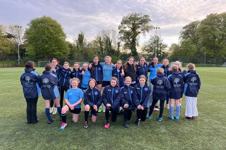 Dartmouth Swifts Girls’ Football Team