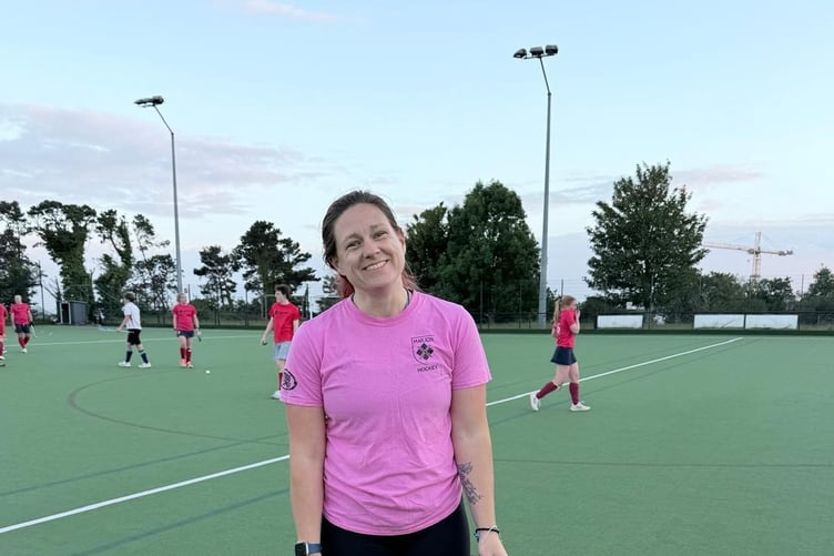 Laura Kerly Umpire Mixed 15-6-26