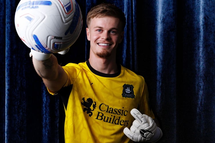 Plymouth Argyle have completed the signing of goalkeeper Murphy Cooper on a two-year deal (Picture: PAFC)