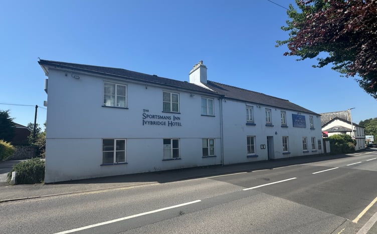 Sportsmans Inn, Exeter Road, Ivybridge sold at auction for £296,000.