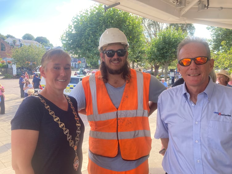 L to R: Mayor Cllr Julia Wingate, Site Agent and Engineer Marshall Stephens and Contract Manager Bro Potter