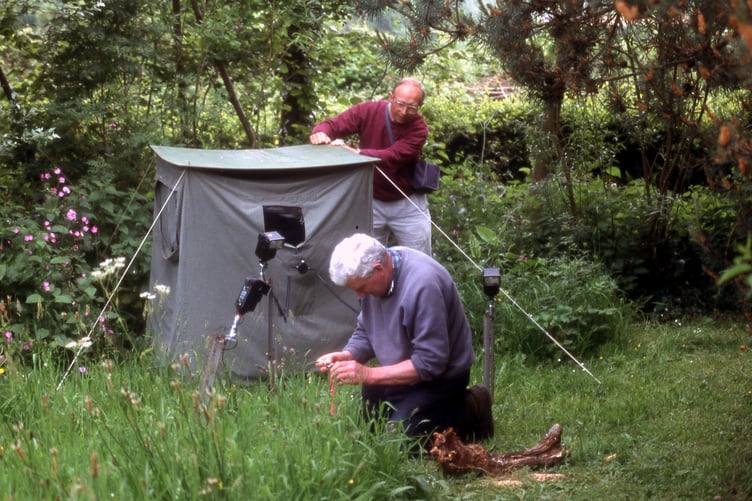 Chris and Gordon setting up he hide and the café